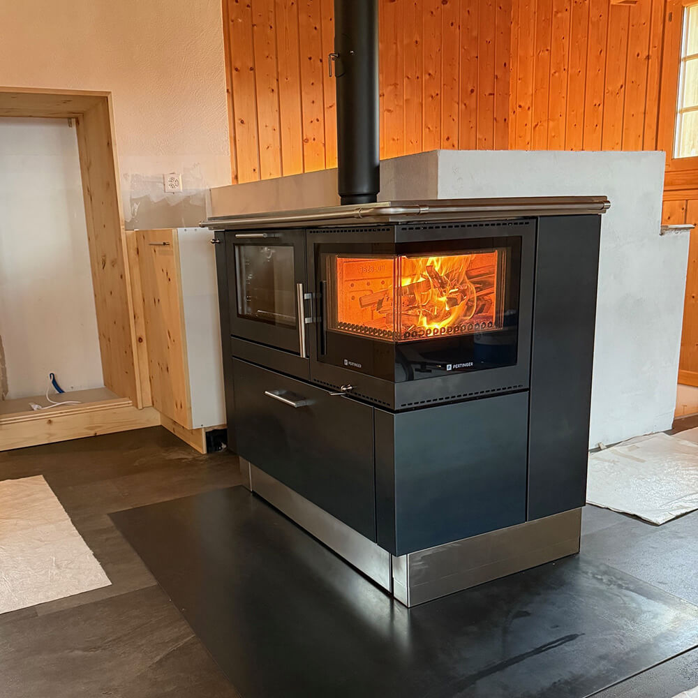 Pertinger Living Holzherd, Neuheit, Ofen Welten Küblis